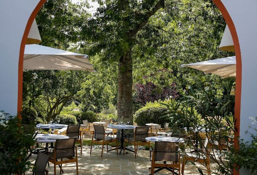 هتل Hôtel Les Frères Ibarboure