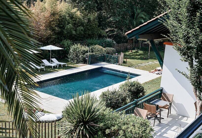 هتل Hôtel Les Frères Ibarboure