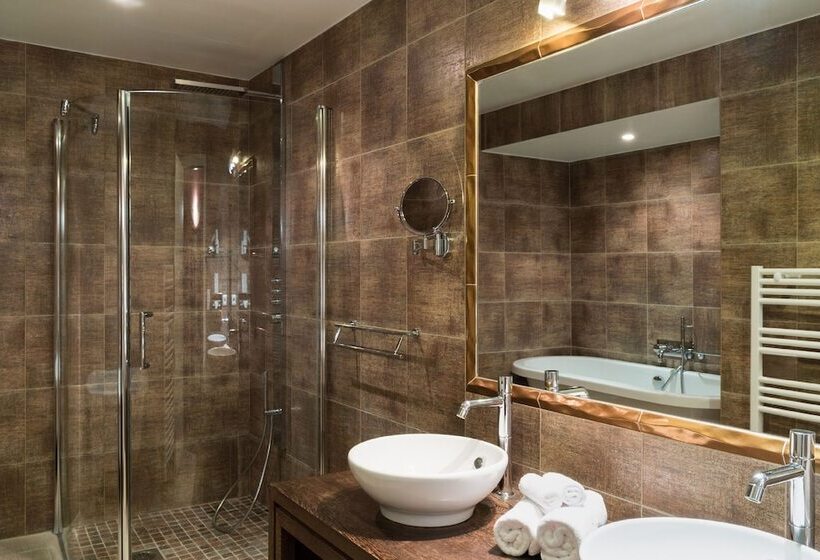 هتل Hôtel Les Frères Ibarboure