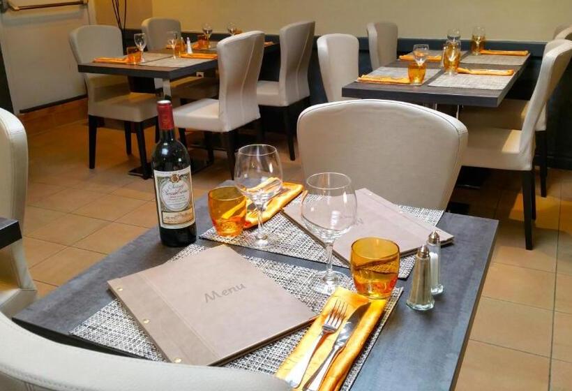 هتل Hôtel Restaurant Le Mulberry Arromanches