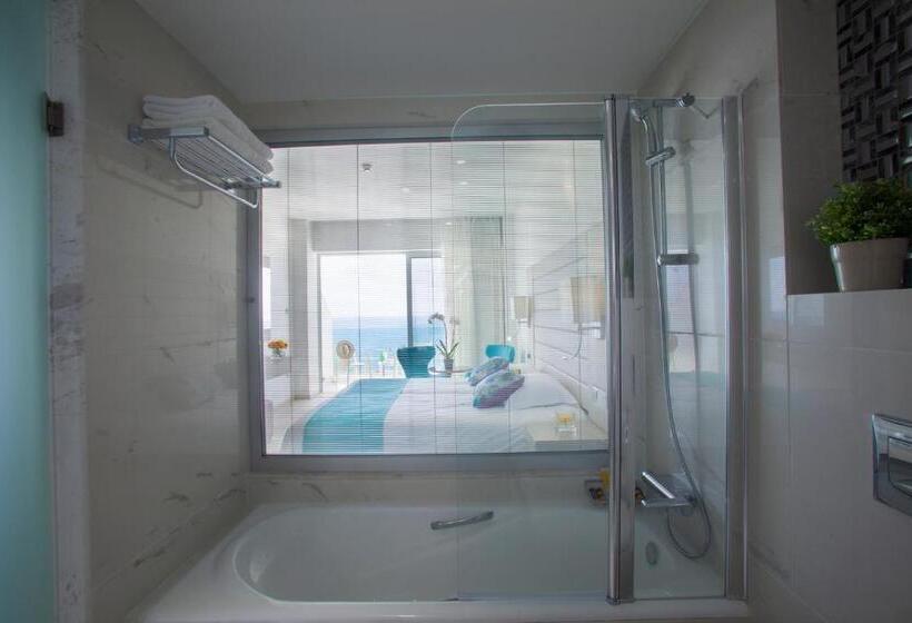 King Evelthon Beach Hotel & Resort
