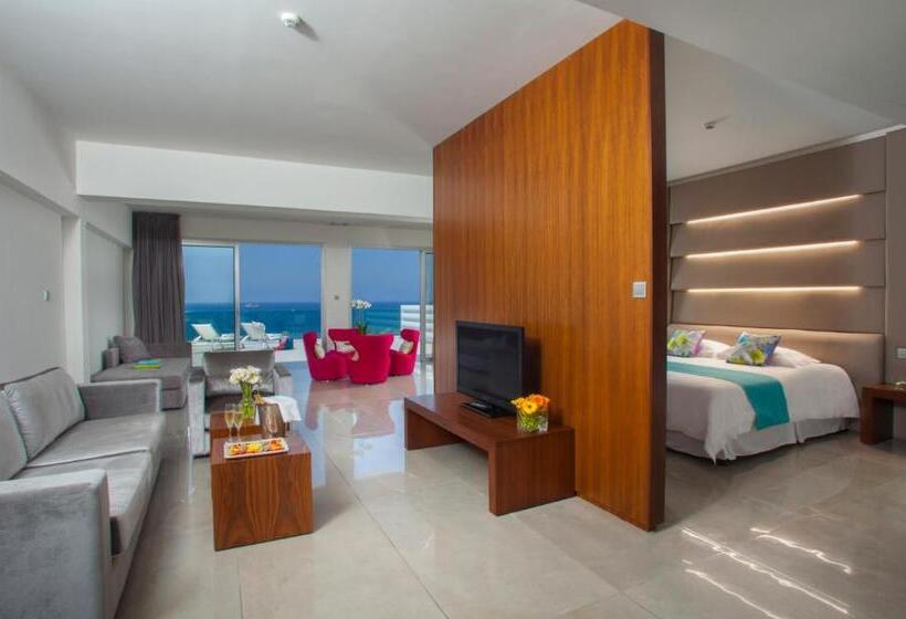 King Evelthon Beach Hotel & Resort