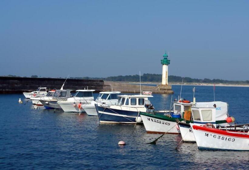 Отель La Marine