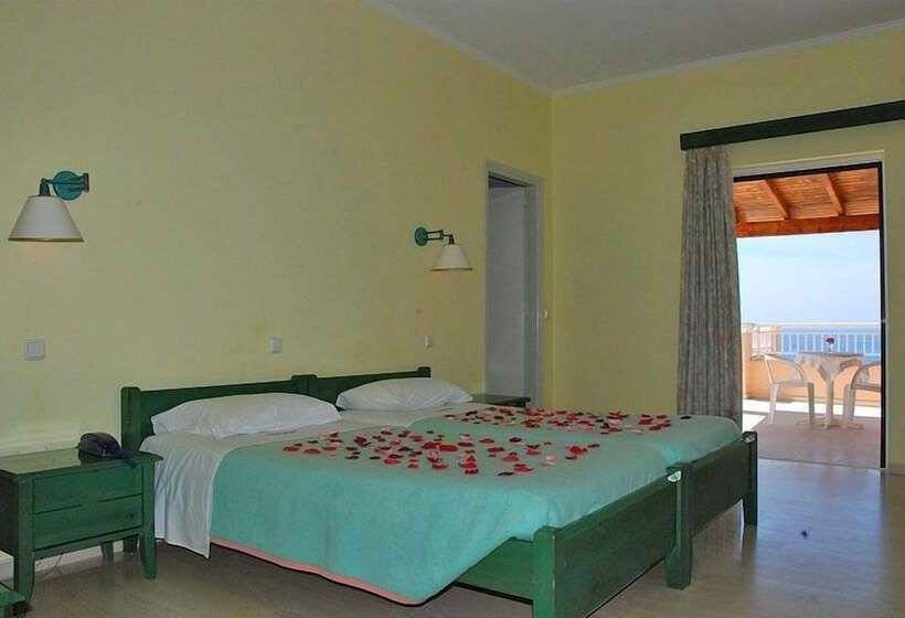 Fotos del hotel Paramonas:  3