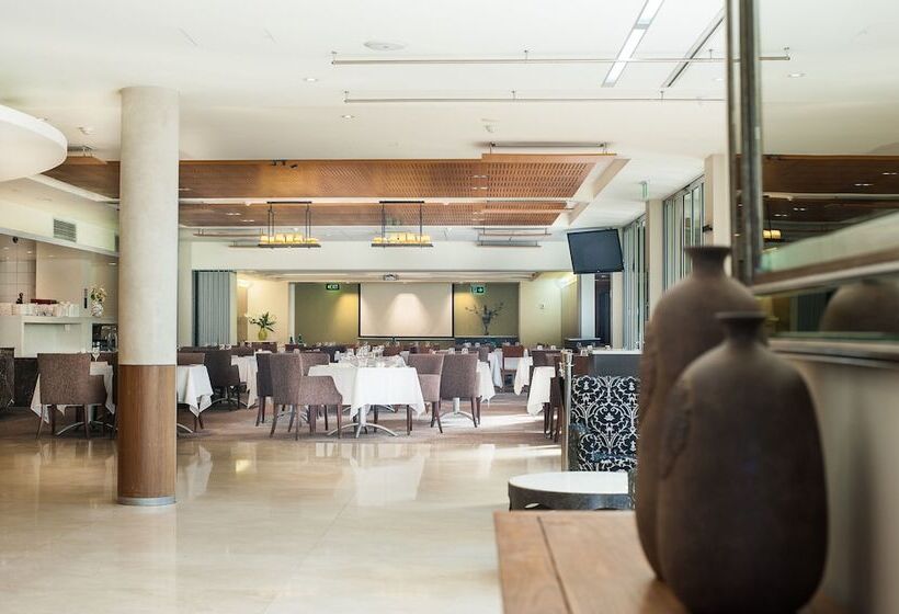 Ramada Hotel & Suites By Wyndham Cabramatta