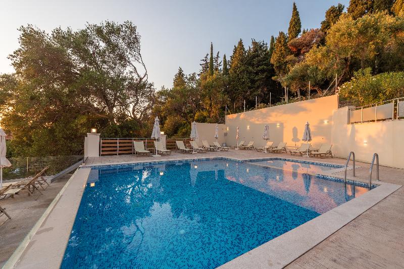 Mazis Apartments
