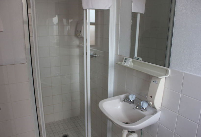 מוטל Normandie Inn & Function Centre