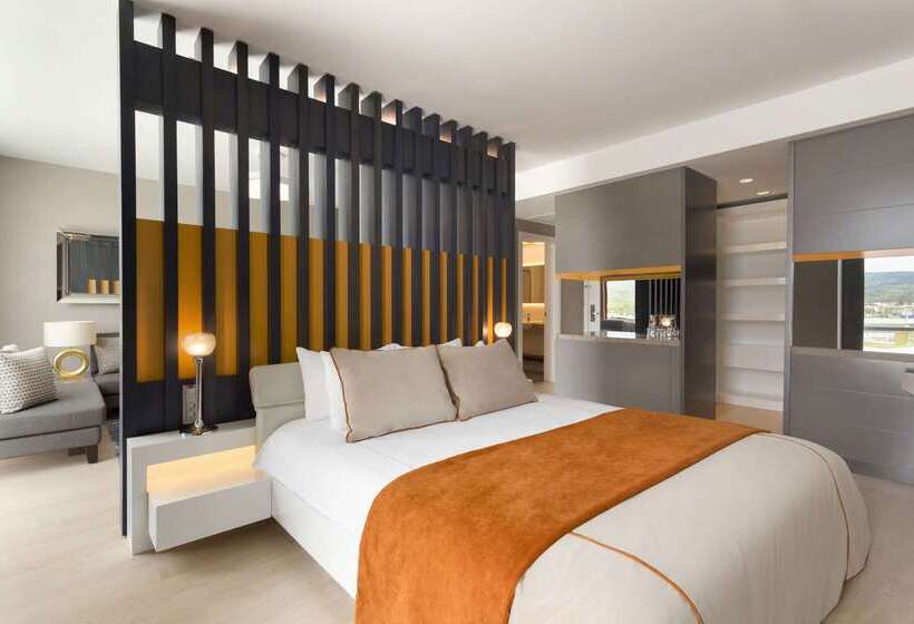 Ramada Hotel & Suites By Wyndham Izmir Kemalpasa