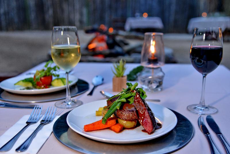 هتل Black Rhino Game Lodge