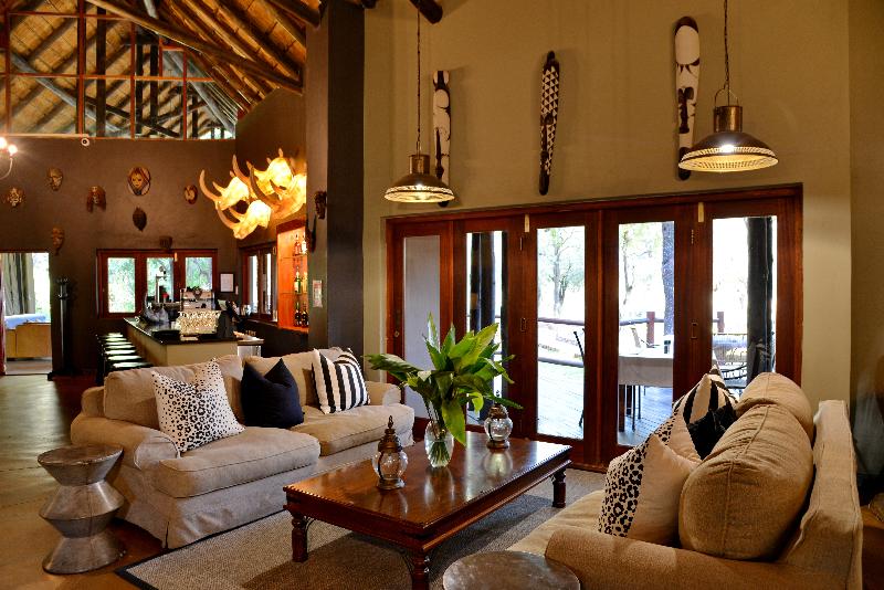 هتل Black Rhino Game Lodge