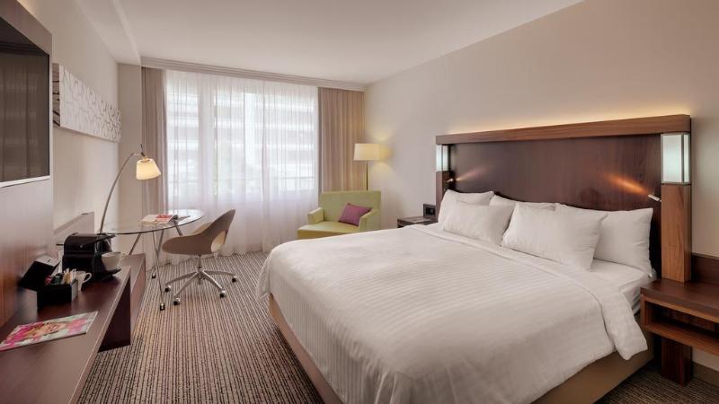هتل Courtyard By Marriott Zurich North