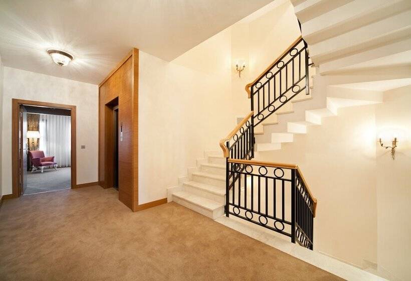 Fotos del hotel Gravis Suites:  7