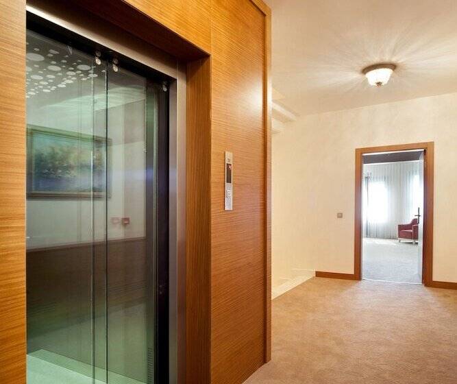 Fotos del hotel Gravis Suites:  16