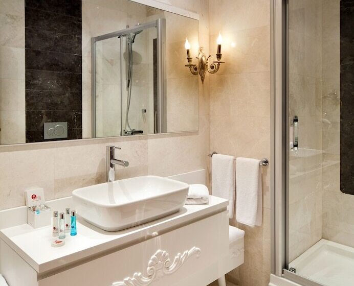 Fotos del hotel Gravis Suites:  12