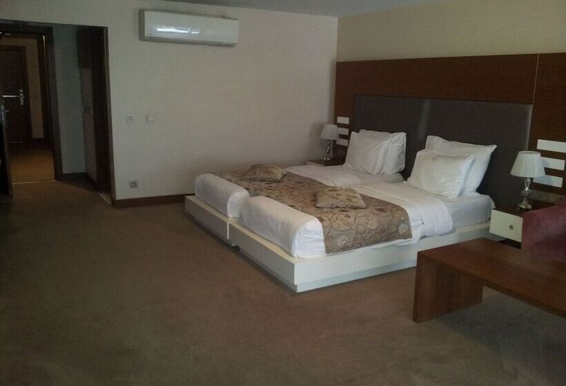Fotos del hotel Gravis Suites:  4