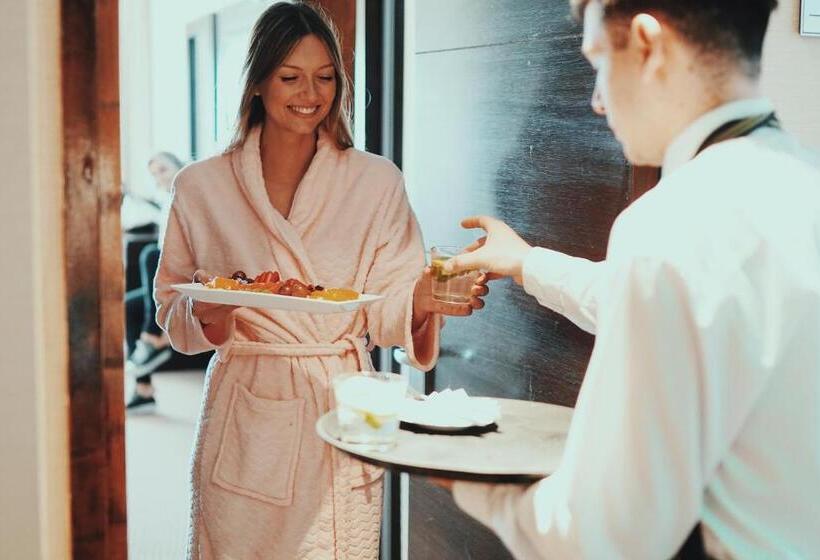 هتل Howard Johnson Resort & Convention Center Ezeiza