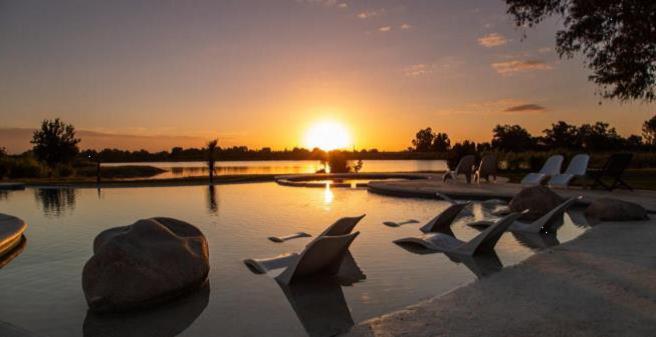 هتل Howard Johnson Resort & Convention Center Ezeiza