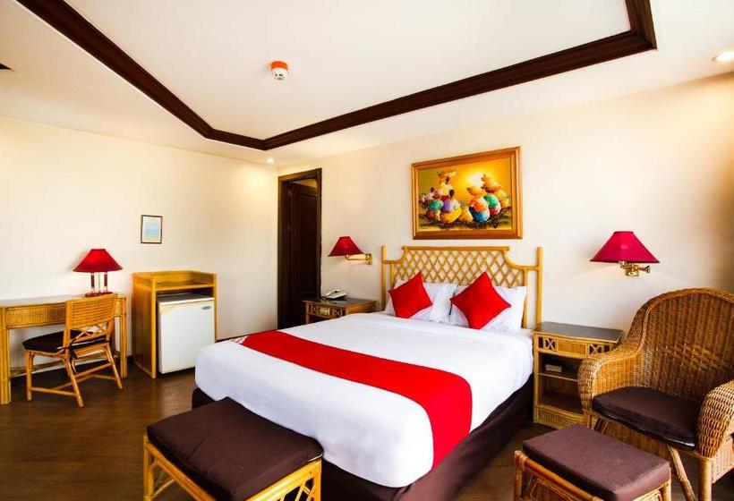 ホテル The Humbertos