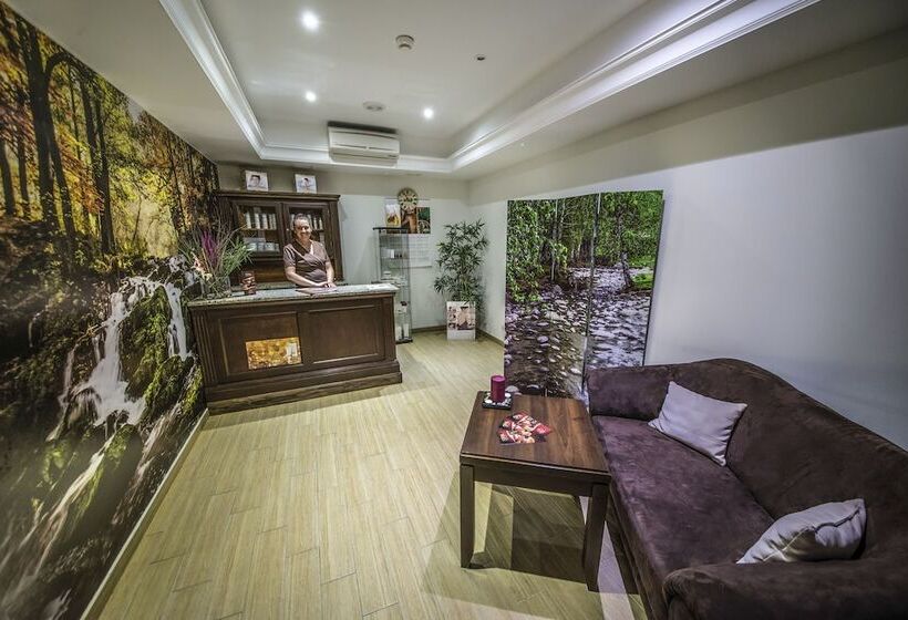 هتل Kryształ Conference & Spa