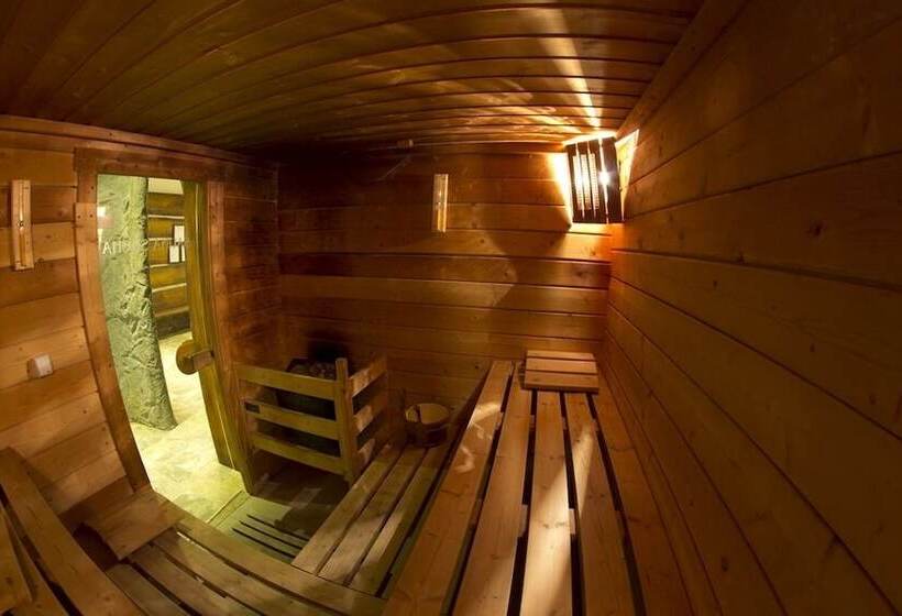 هتل Kryształ Conference & Spa