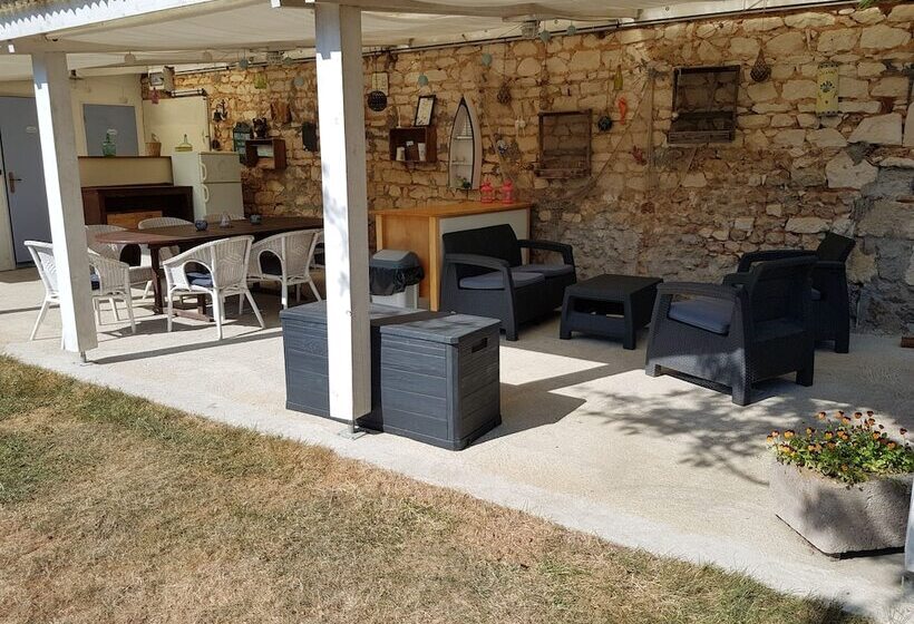 בית מלון כפרי La Pomme D Or