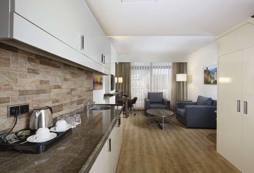 هتل Ramada Resort By Wyndham Akbuk  All Inclusive