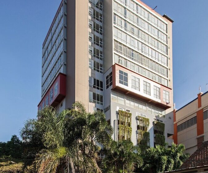 Fotos del hotel Collection O 17  Btc Bandung:  1