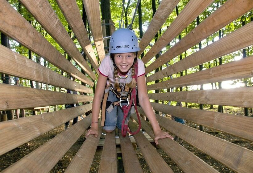 בית מלון כפרי Santasport Resort