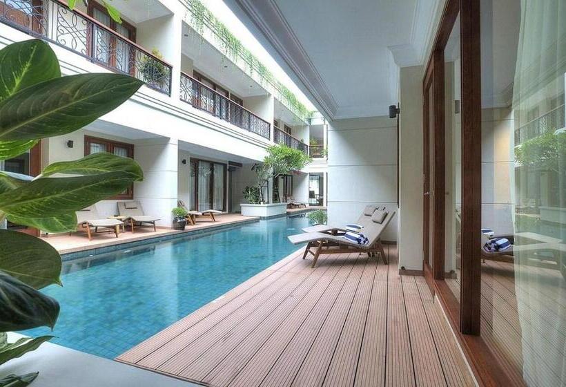 فندق Seminyak Lagoon All Suites