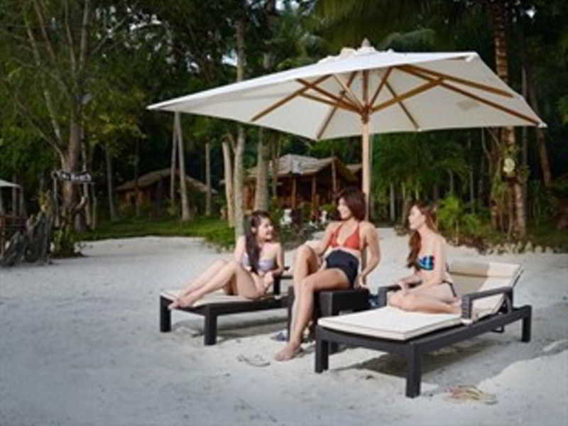 Отель Tiki Beach Resort