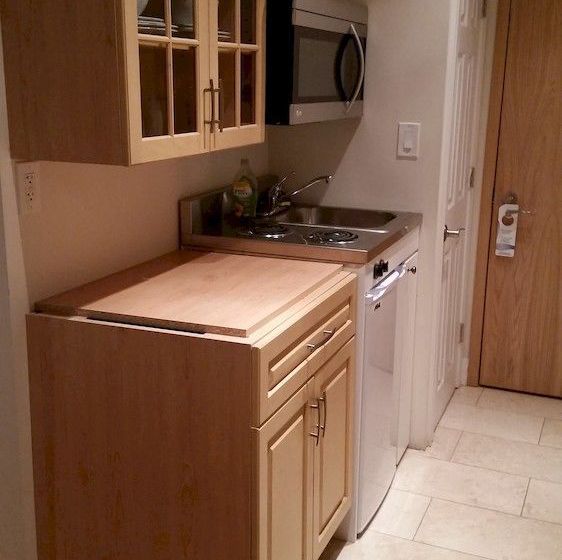 ホテル Urban Living Suites