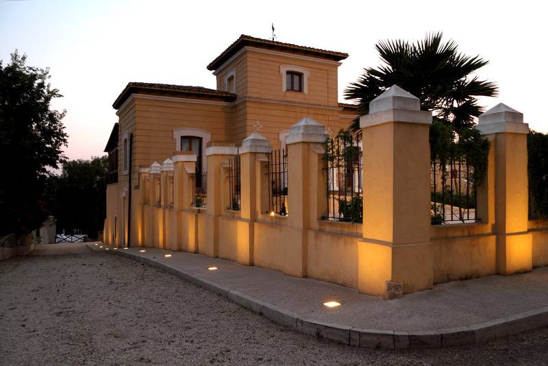 هتل Villa Calandrino