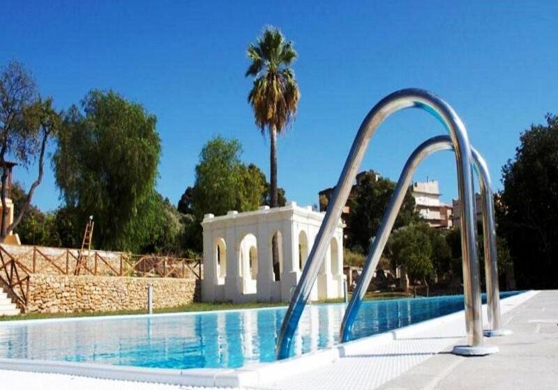 هتل Villa Calandrino