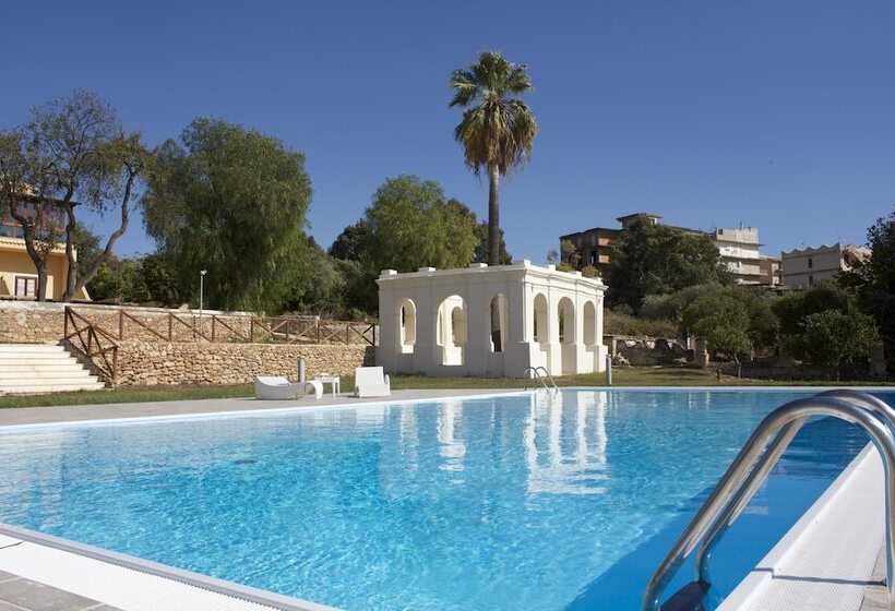 هتل Villa Calandrino