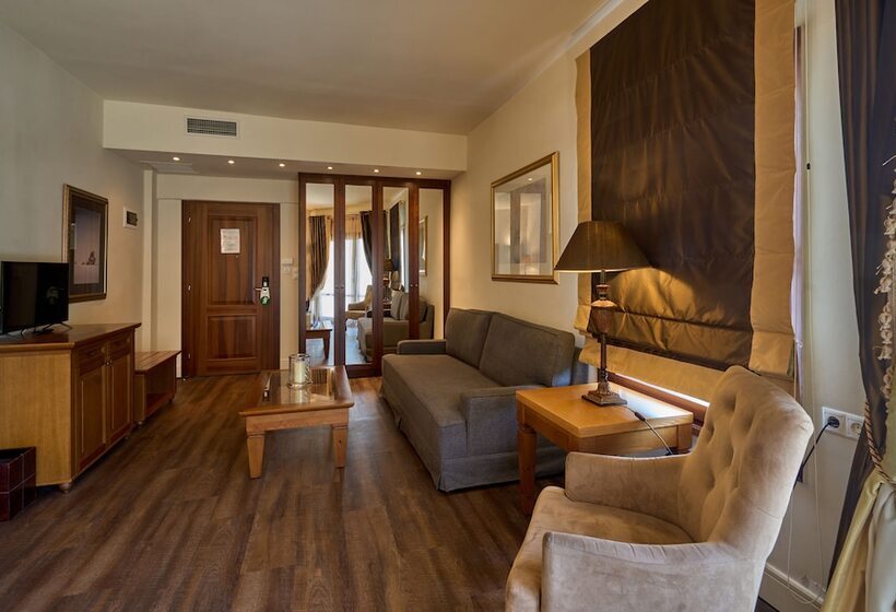 هتل Xenia Palace Portaria