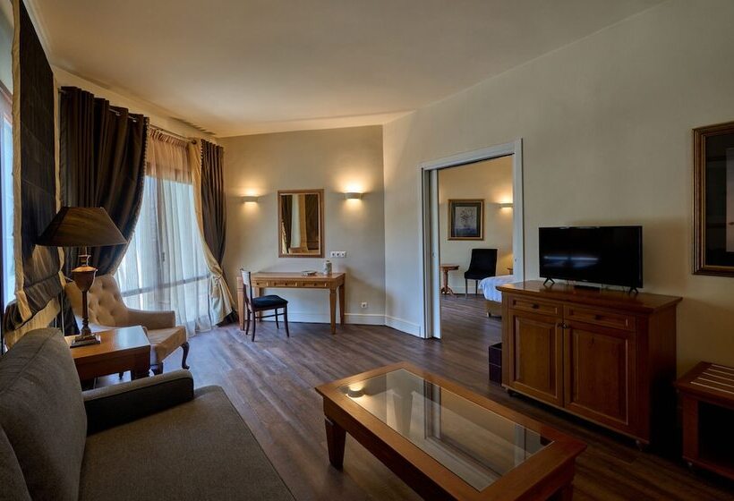 هتل Xenia Palace Portaria