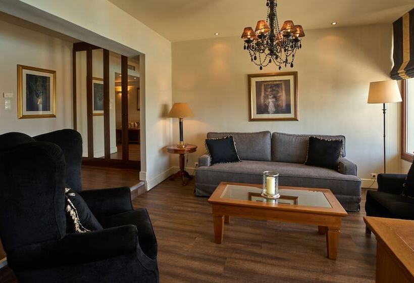 هتل Xenia Palace Portaria