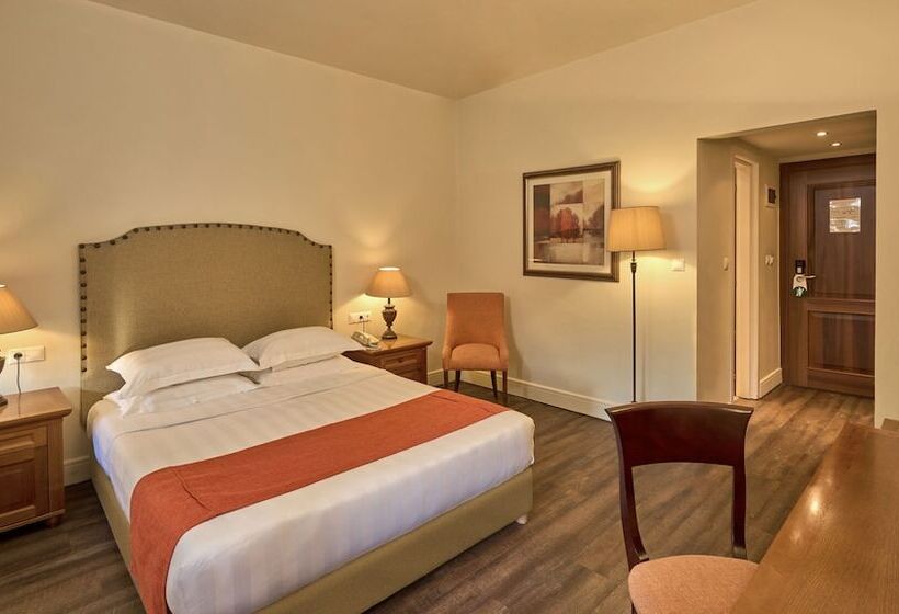هتل Xenia Palace Portaria