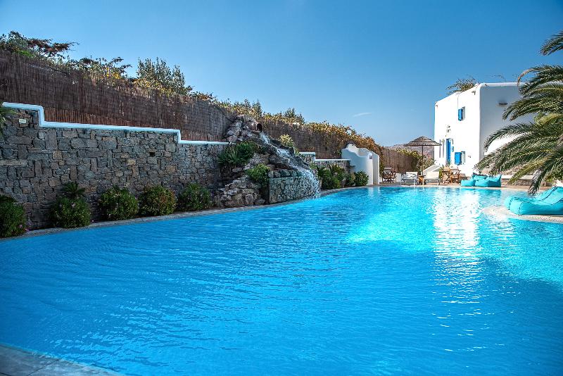 Iros Boutique Suites & Villas