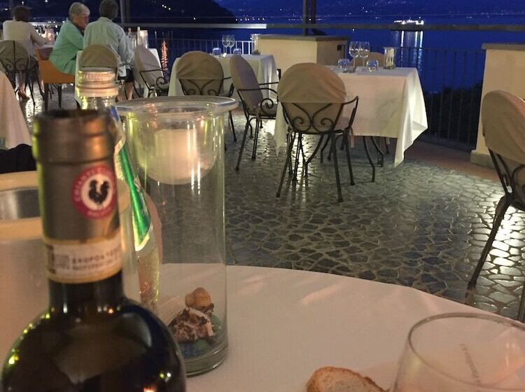 هتل Albergo Ristorante Paradiso