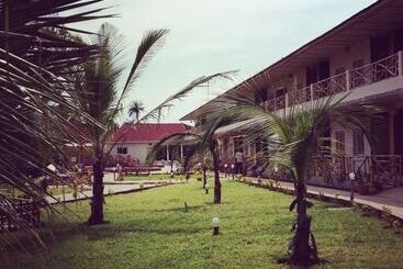 هتل Bamboo Garden