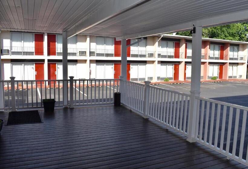 בית מלון כפרי Red Roof Inn Stroudsburg