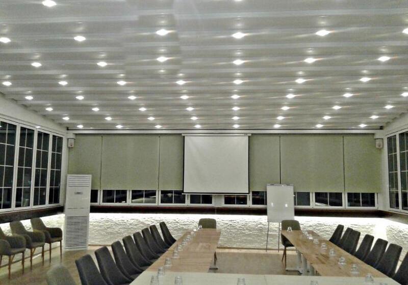 هتل Capital Tirana