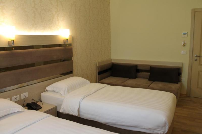 هتل Capital Tirana