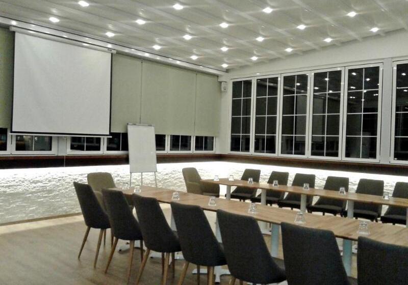 هتل Capital Tirana