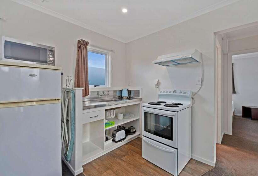 هتل Comfort Inn Westshore Beach