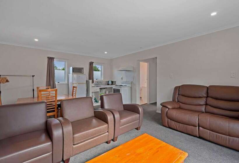 هتل Comfort Inn Westshore Beach