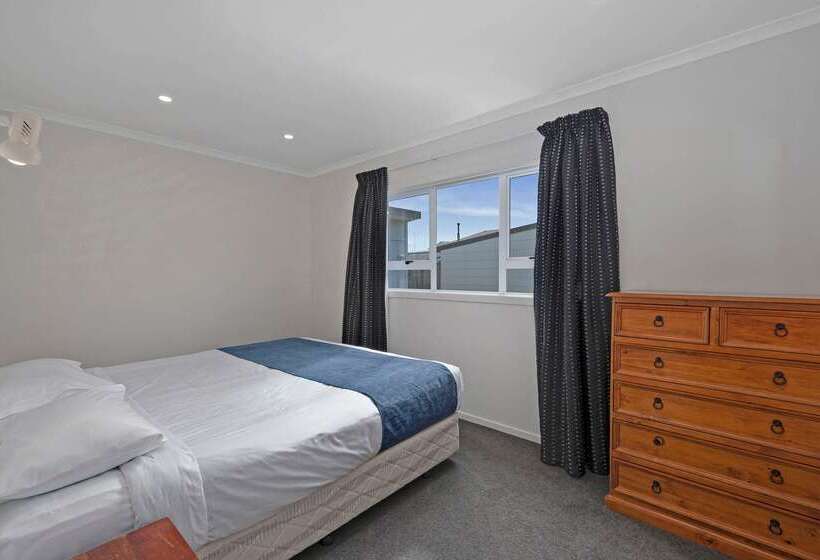 هتل Comfort Inn Westshore Beach