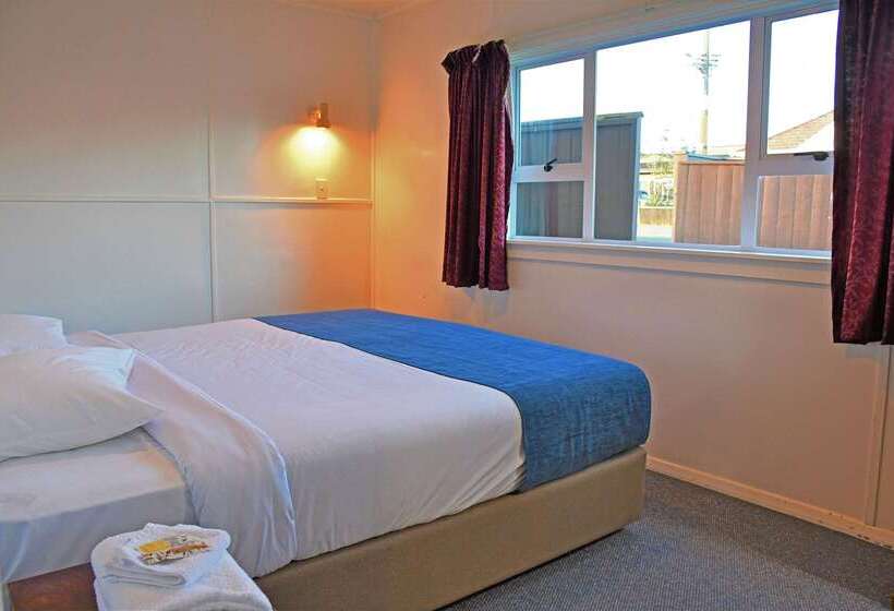 هتل Comfort Inn Westshore Beach