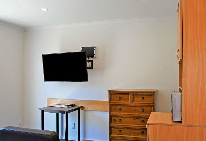 هتل Comfort Inn Westshore Beach